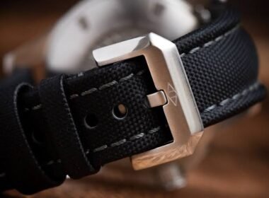 How to Spot a Truly Premium Sailcloth Watch Strap